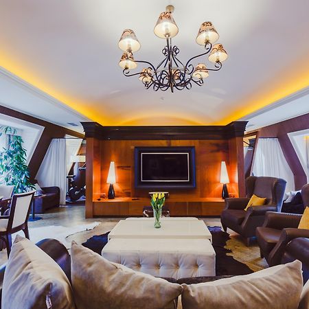 Grand Hotel Boutique เชชูฟ ภายนอก รูปภาพ